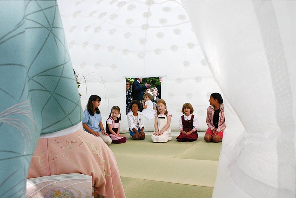 Teezeremonie mit Kindern im Teehaus vom MAK, Museum für Angewandte Kunst, Foto: Marie Bannwarth