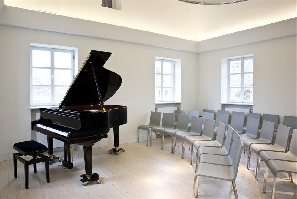 Chamber Music Concert Hall in the Hindemith Gallery. Hindemith Institute Frankfurt, Photo by Mara Monetti 2011
